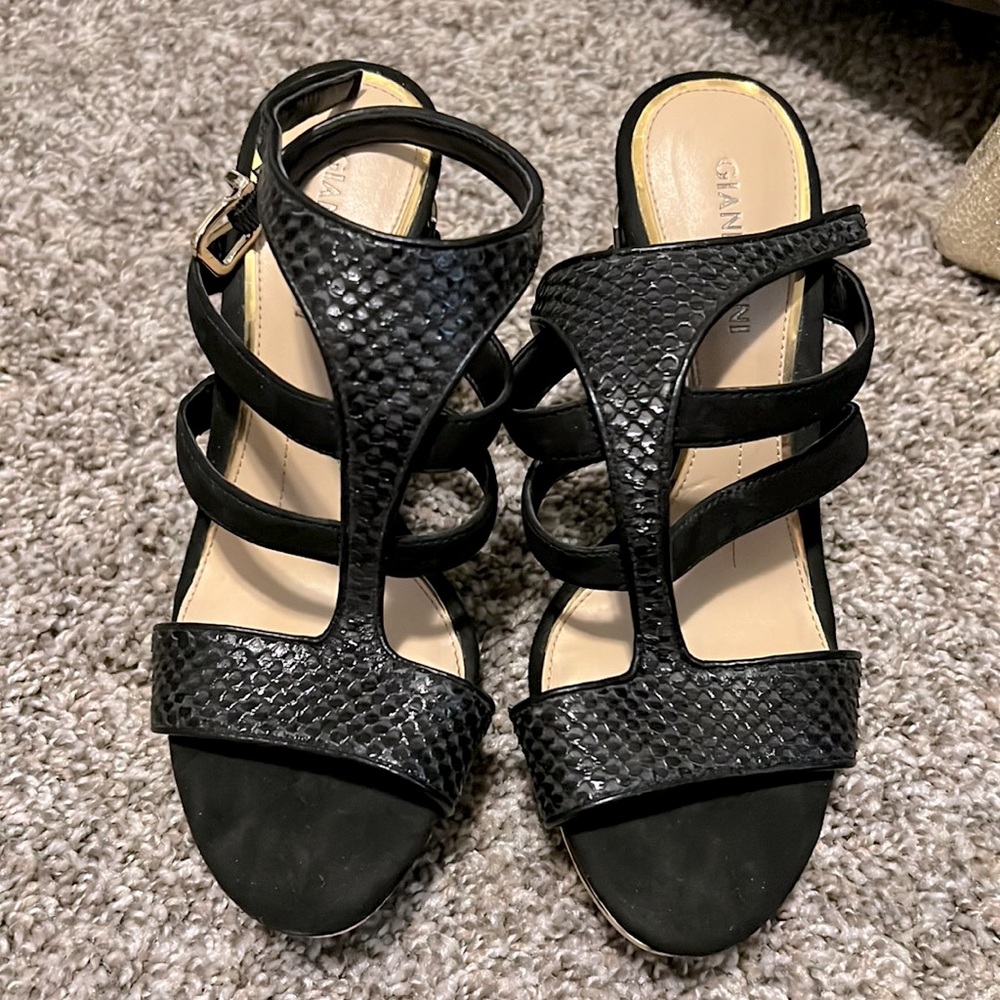Gianni Bini wedge sandals wood/black/gold size 6.5